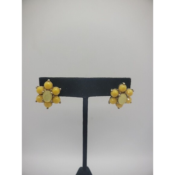 Vintage Earrings Pierced Stud Yellow Flower Jewelry Costume - Picture 5 of 16